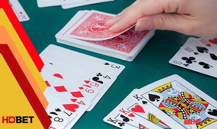 Mẹo tránh "cháy" trong Phỏm có gì đáng lưu tâm?